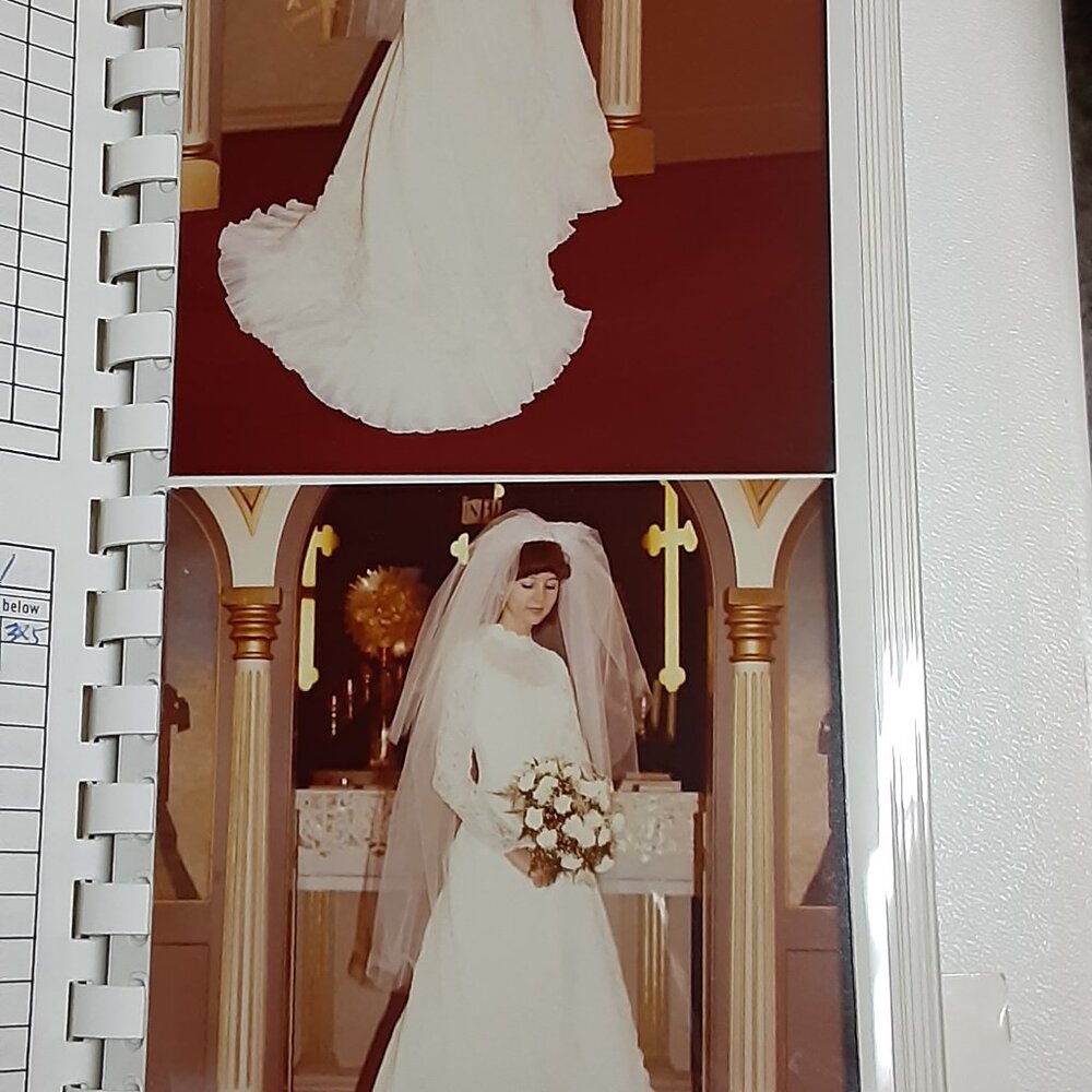 WILLIAM CAHILL CHANTILLY LACE  WEDDING GOWN